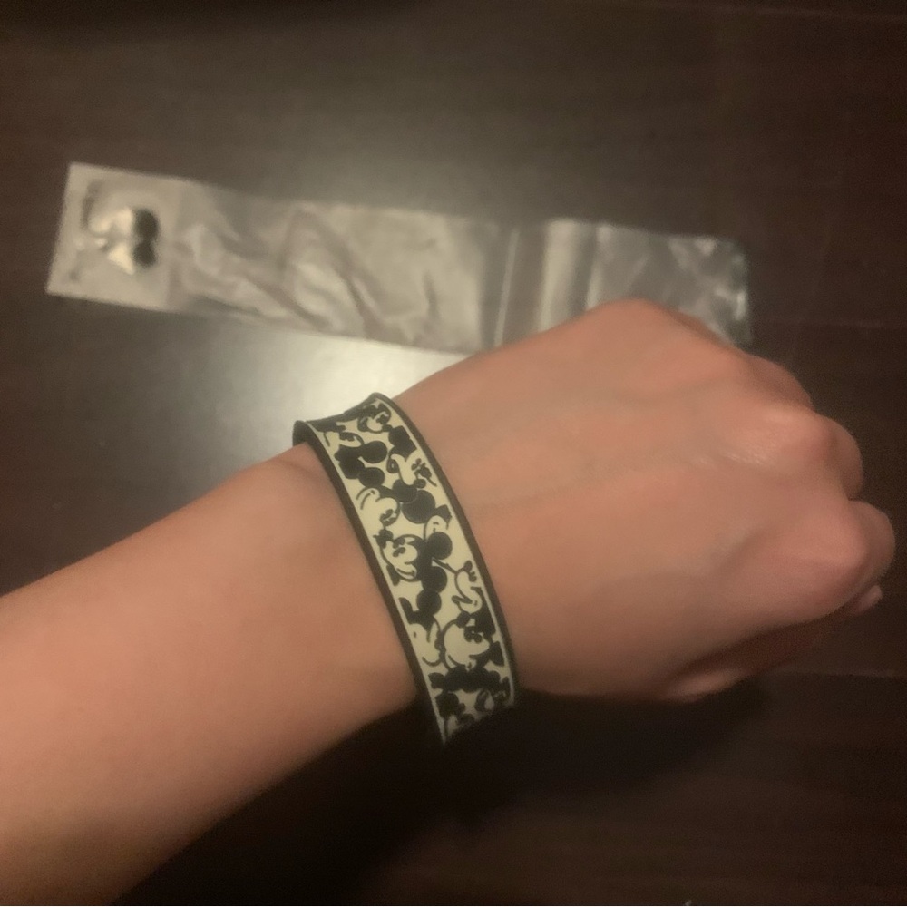 i.t loves Mickey Mouse wristband Disney